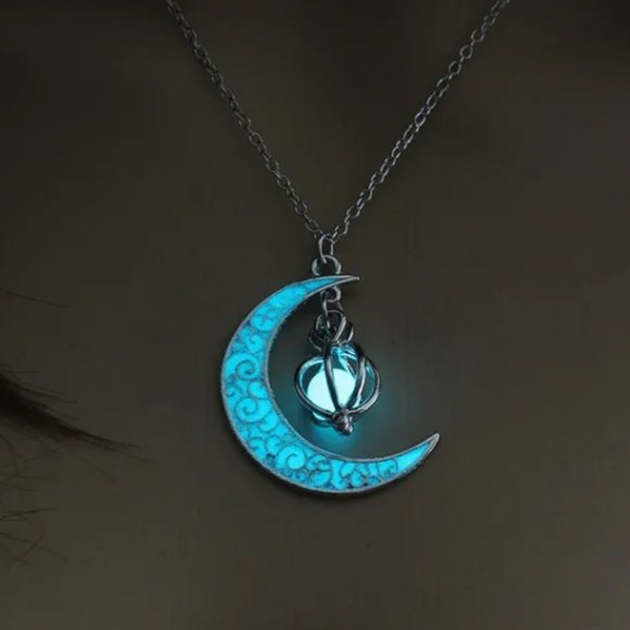 Teal Glow in the Dark Silver CRESCENT‎ MOON & Dangle Pendant Necklace Luminous - Picture 1 of 5